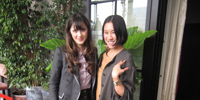 @evechen212: me & @therealzooeyD @rimmellondonUS today! in case ur wondering, her blazer is Boy/BandOfOutsiders... I asked :)