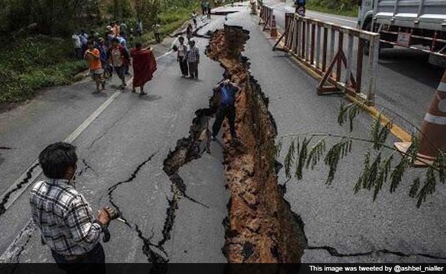 A broken road resulting from the earthquake in Nepal. Image: http://i.ndtvimg.com 
