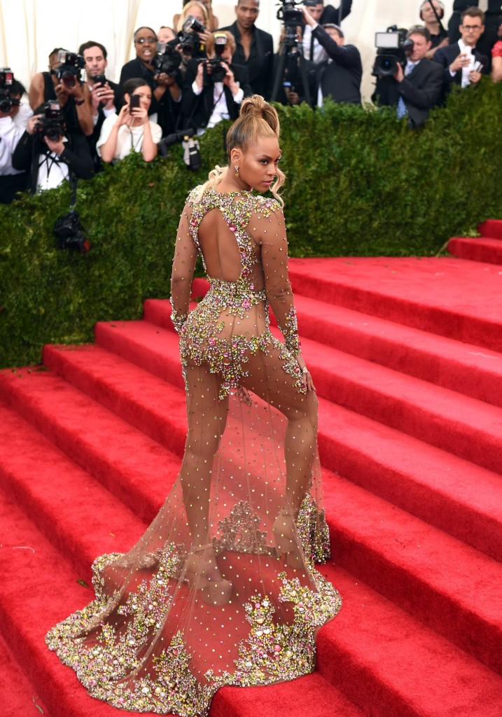 Beyonce in Givenchy and Lorraine Schwartz jewels. Image: vogue.com