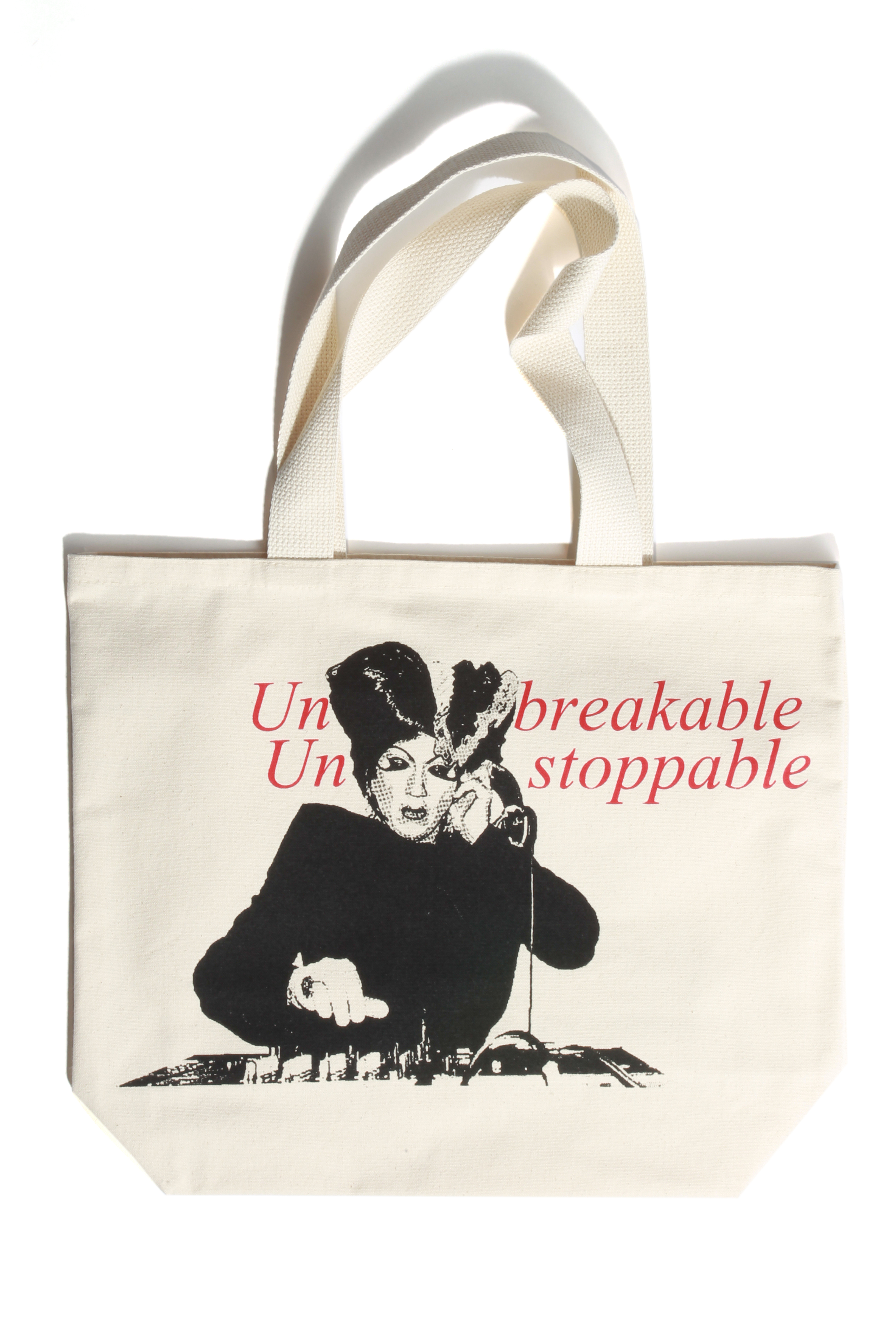 A tote designed by Alverina Eka Weinardy.