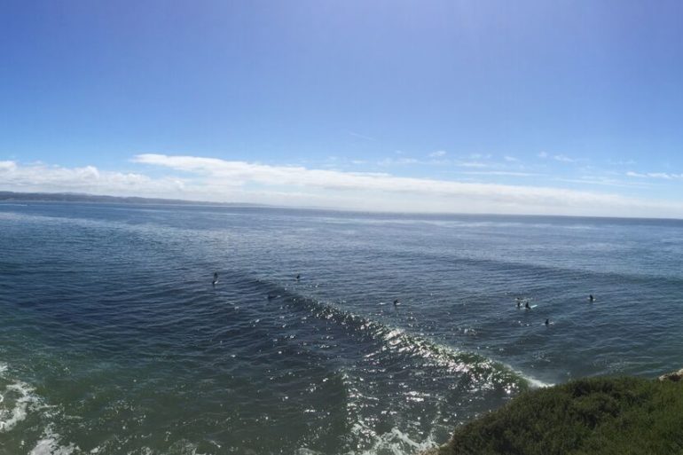 Picture of the sea from a high vantage point