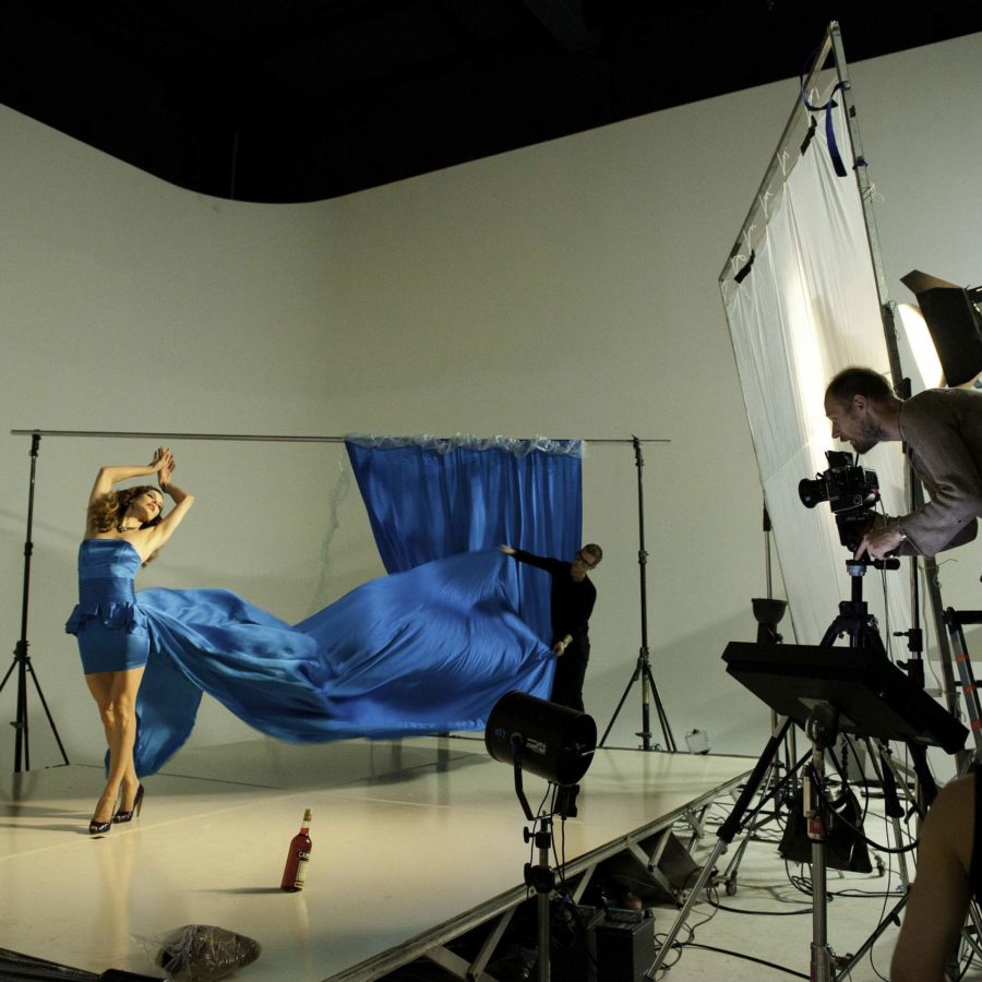 Photoshoot behind the scenes Milla Jovovich